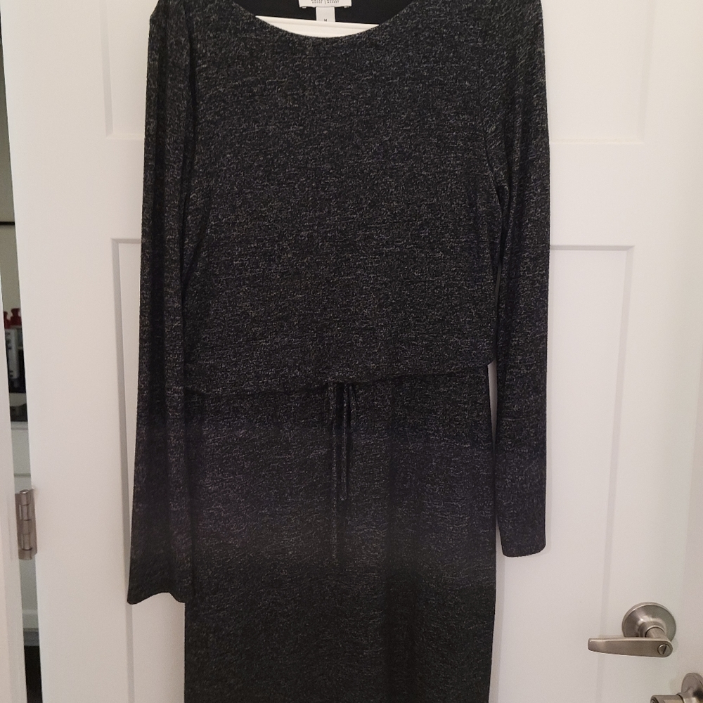 Black Jersey, Dress